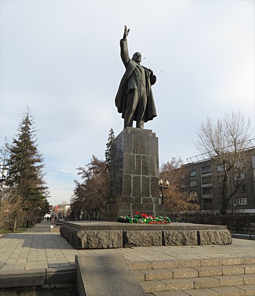 120-Памятник Ленину